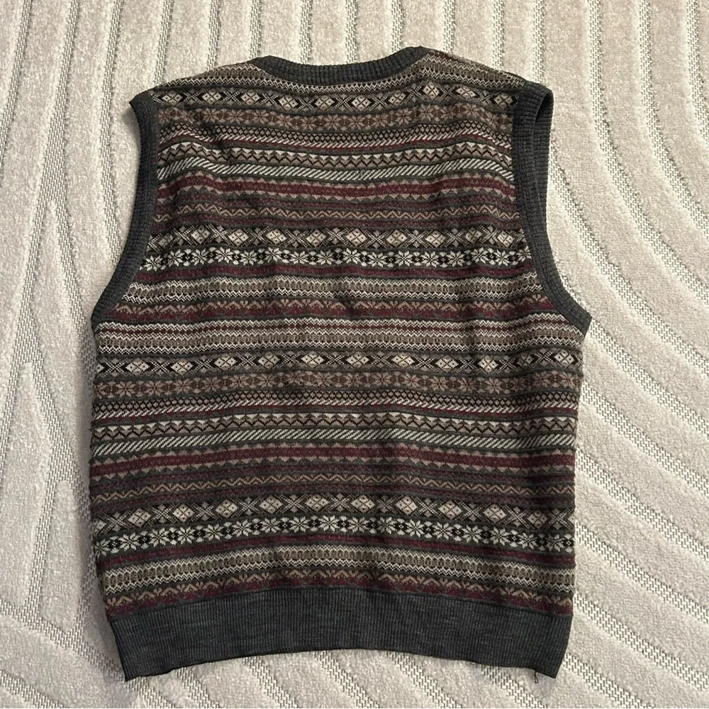 Cambridge Classics Men’s Fair Isle Wool Blend V-Neck Sweater Vest - XL